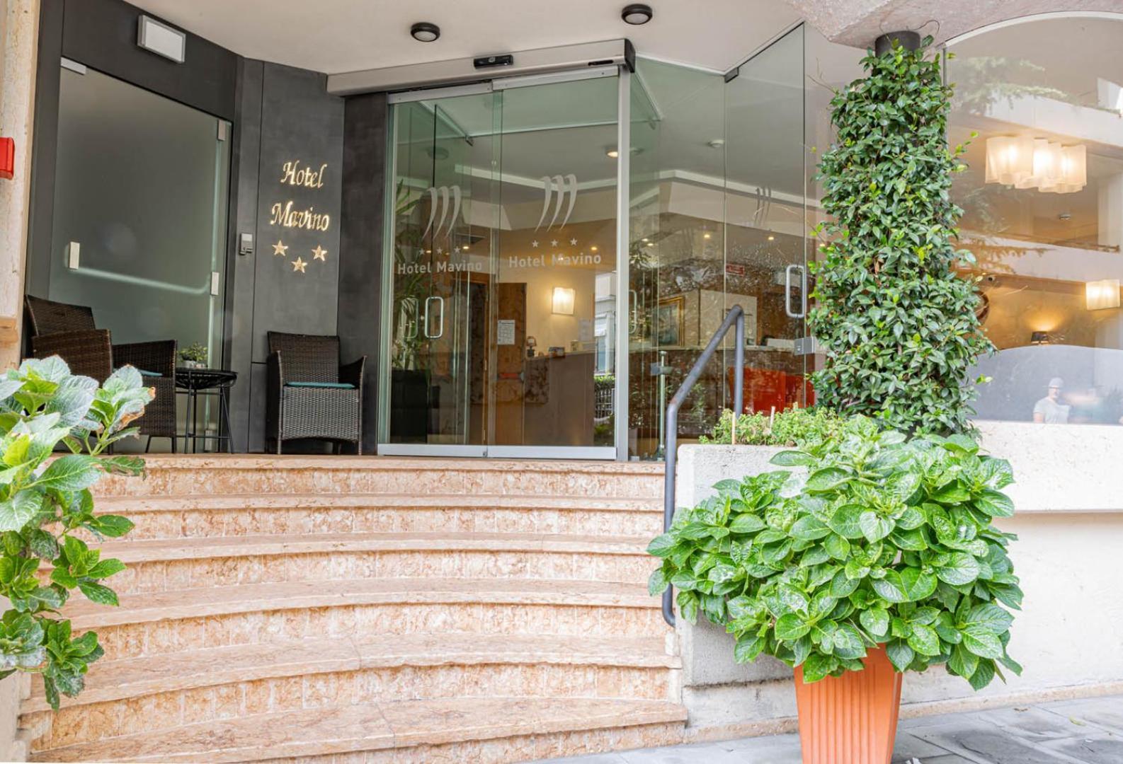 Hotel Mavino シルミオーネ エクステリア 写真